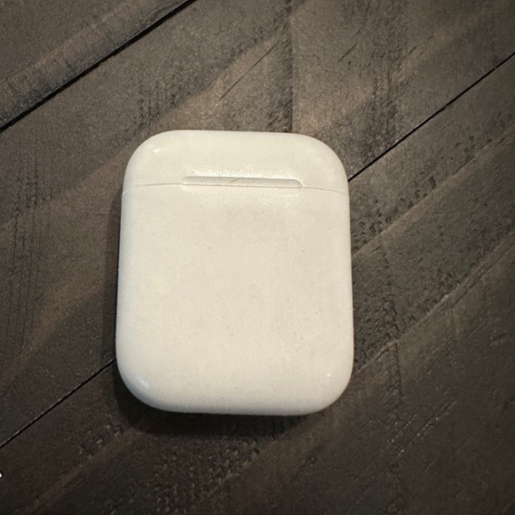 Apple Other - Authentic Apple AirPods Charging Case